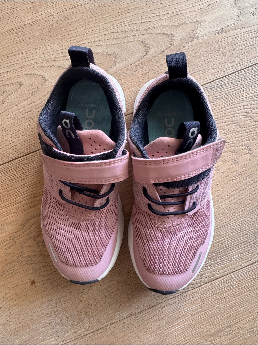 On Kids Sneakers in Pink